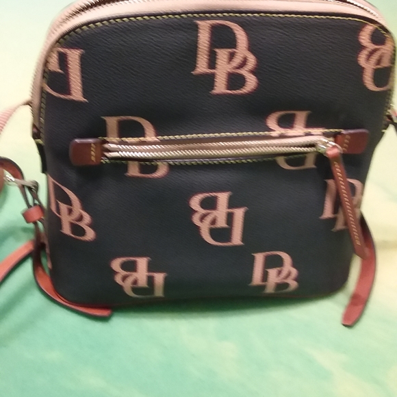 Purses - Picture 8 of 9